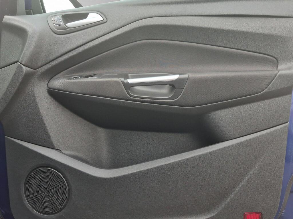 Ford C-Max 25