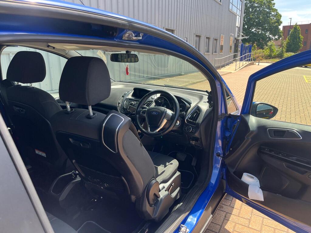 Ford B-Max 21