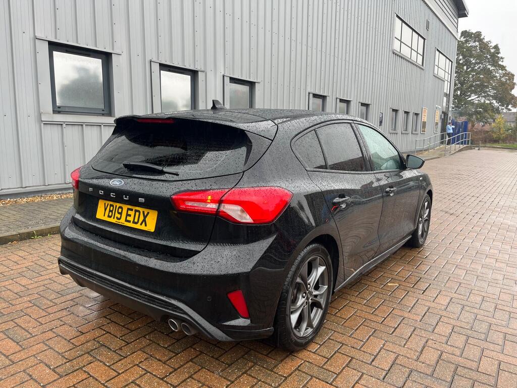 Ford Focus 32