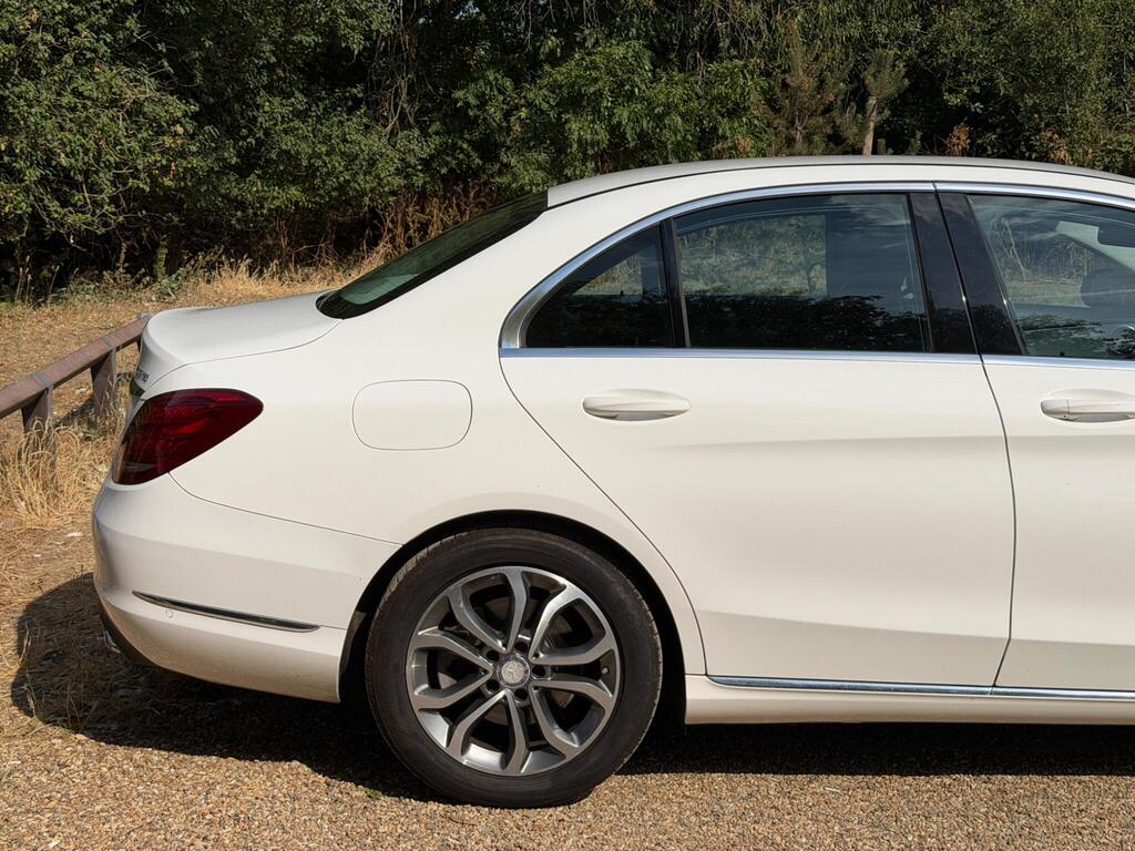 Mercedes-Benz C Class 32