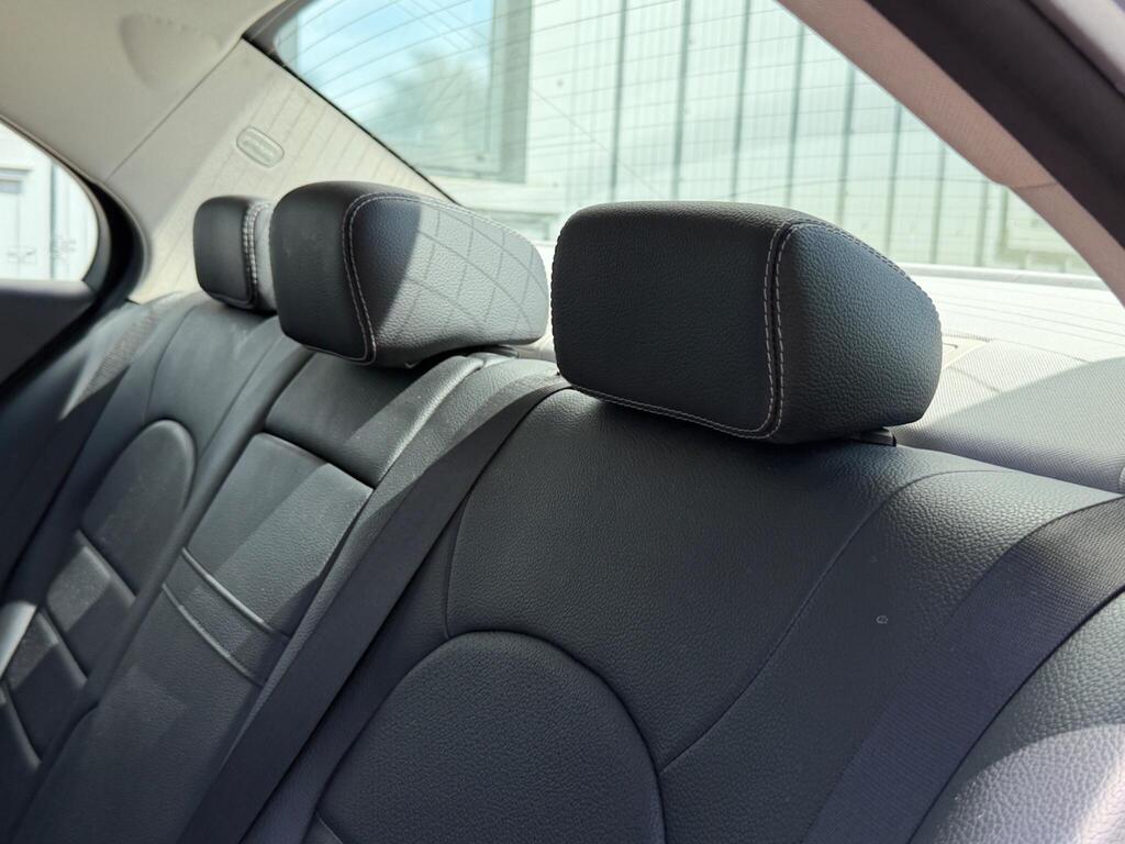 Mercedes-Benz C Class 27