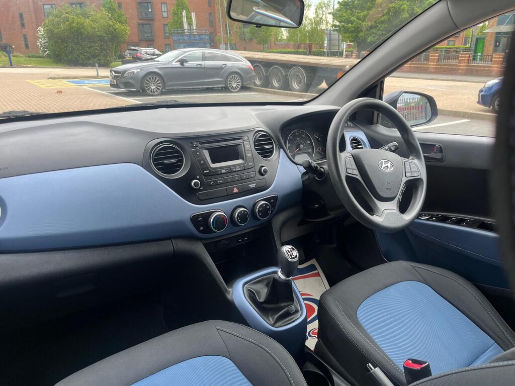 Hyundai i10 22
