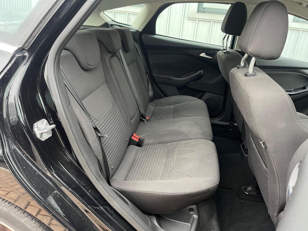 Ford Focus 44