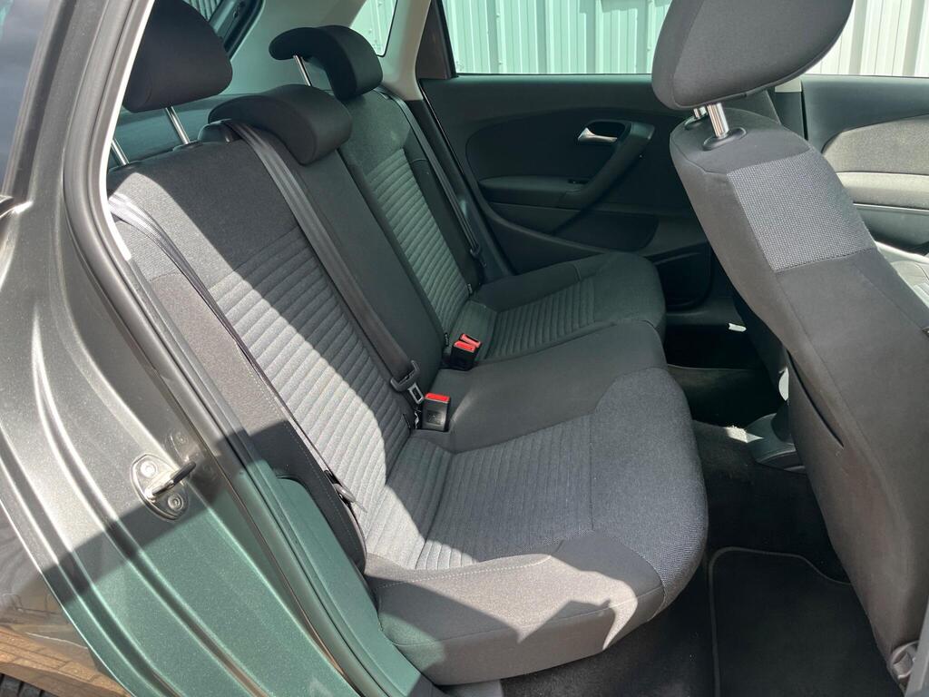 Volkswagen Polo 35