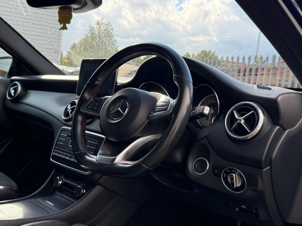Mercedes-Benz GLA 15