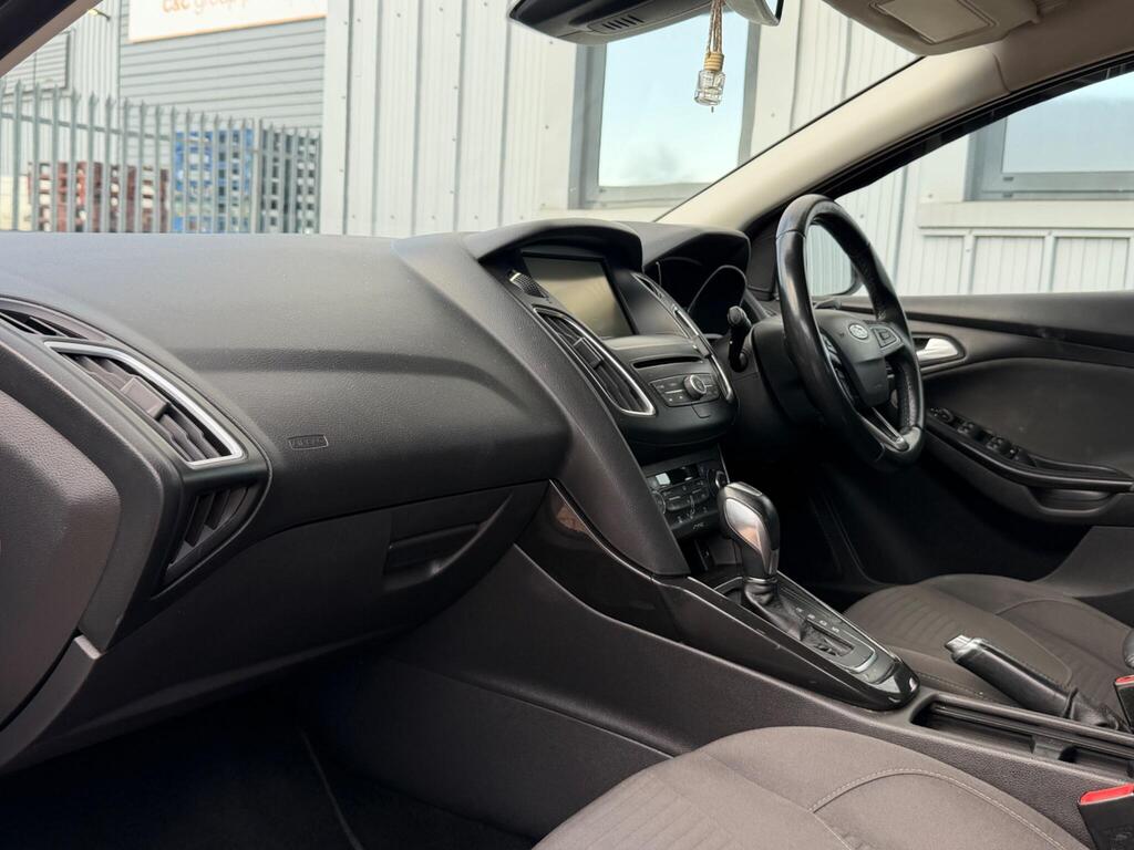Ford Focus 21
