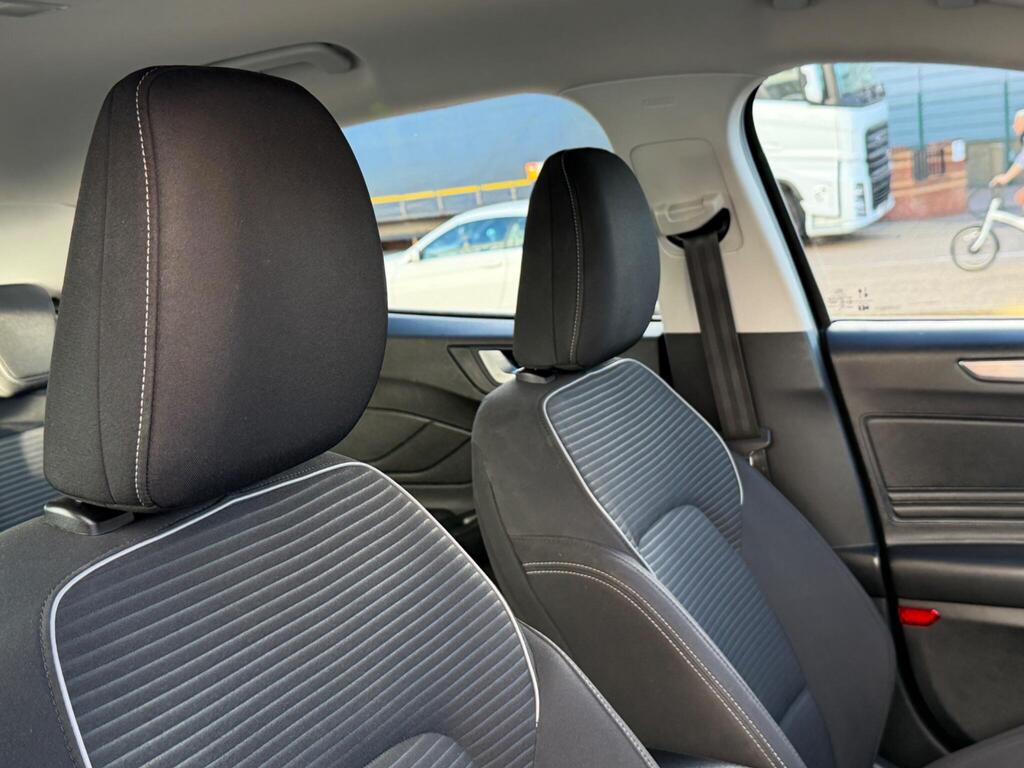 Ford Focus 27