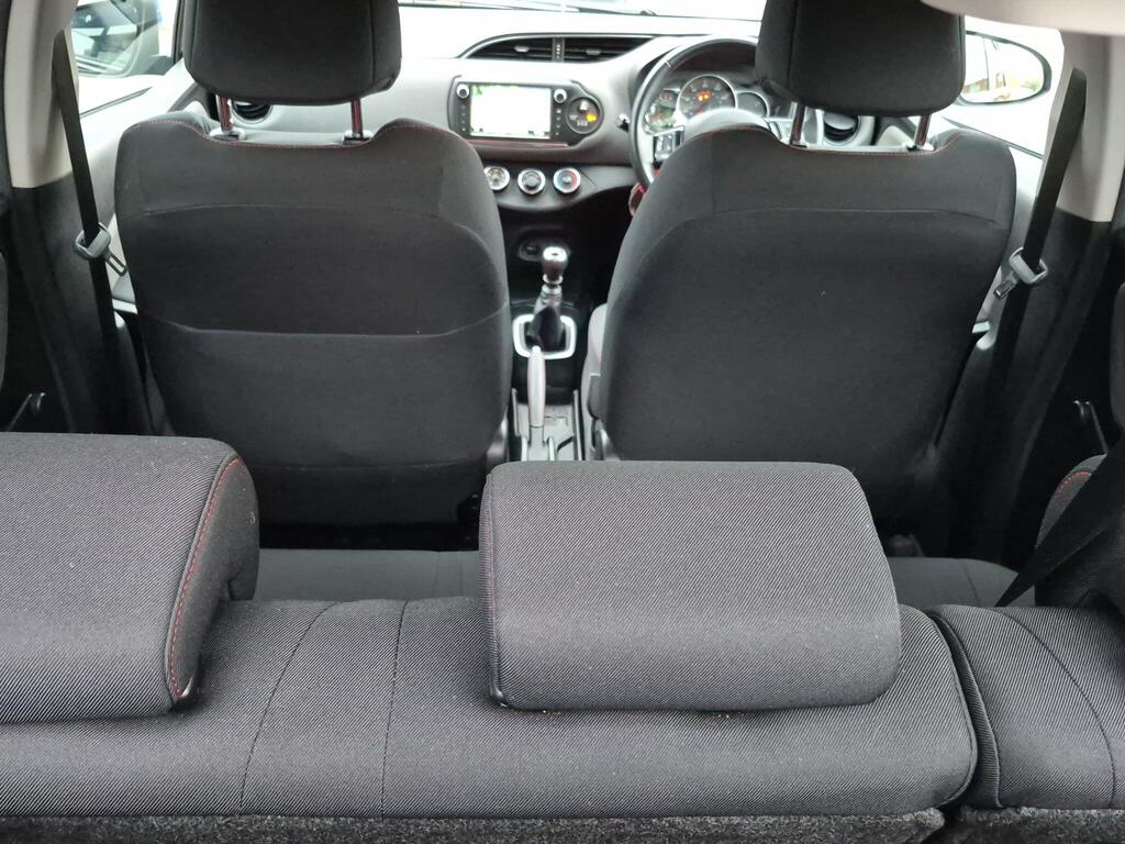 Toyota Yaris 24