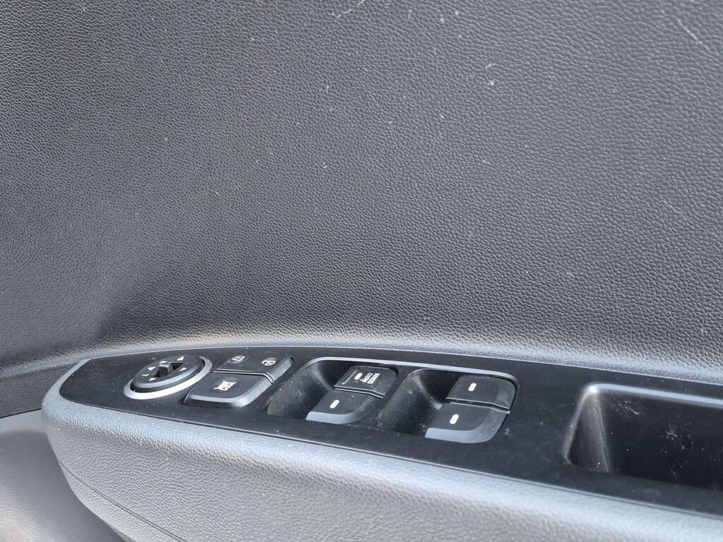 Hyundai i10 17