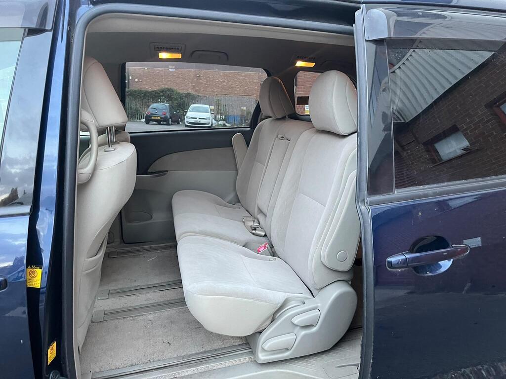 Toyota Estima 39
