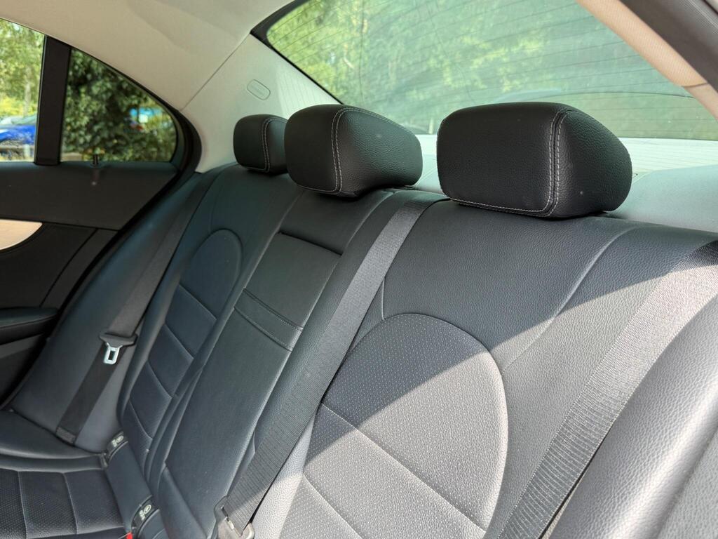 Mercedes-Benz C Class 32