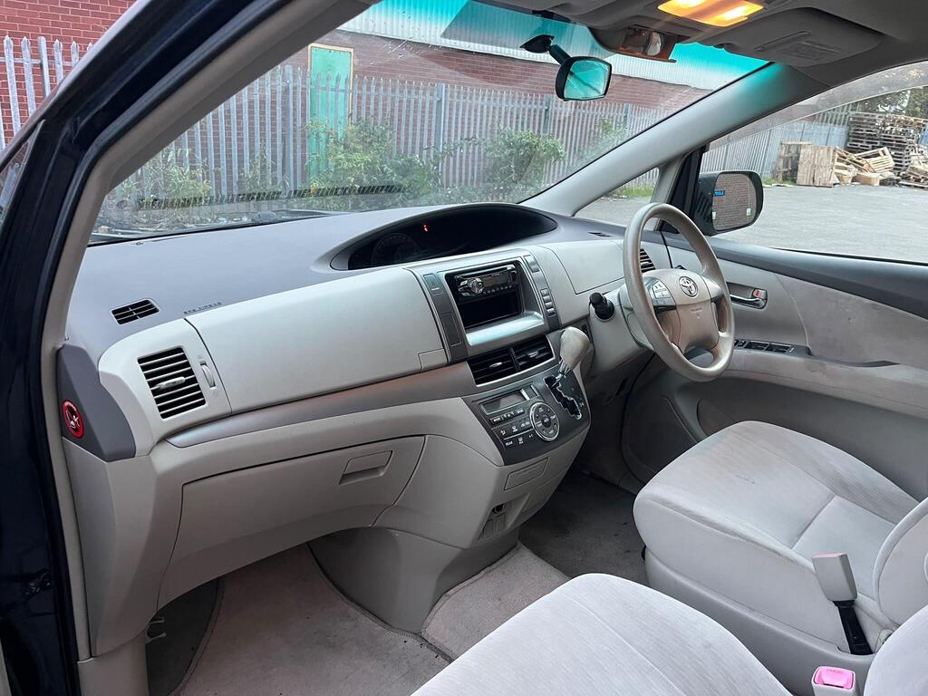 Toyota Estima 18