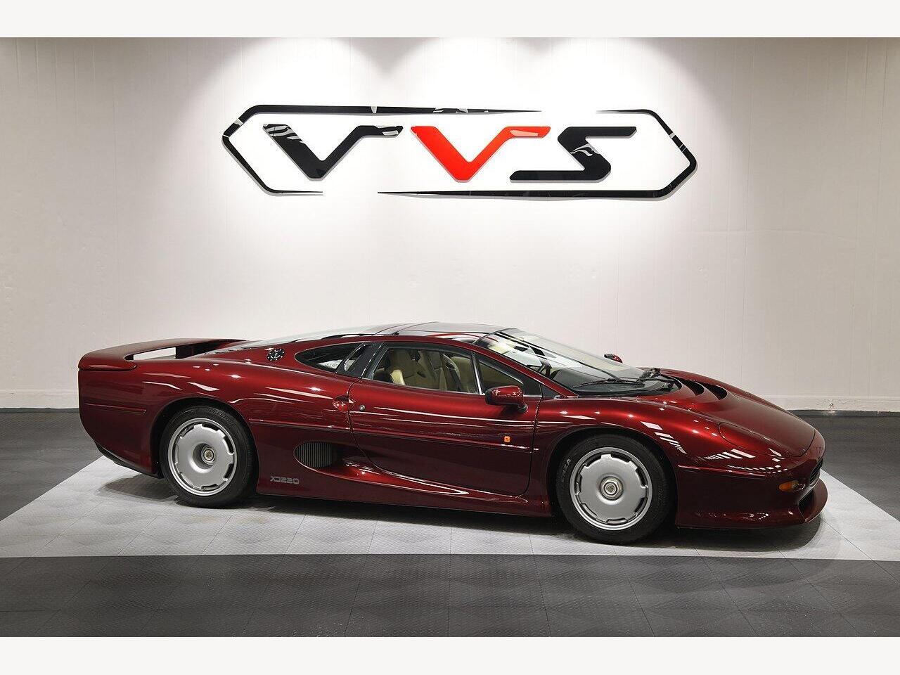 Jaguar XJ220