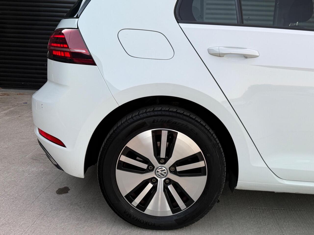 2019 Volkswagen e-Golf 35.8kWh e-Golf Auto 5dr