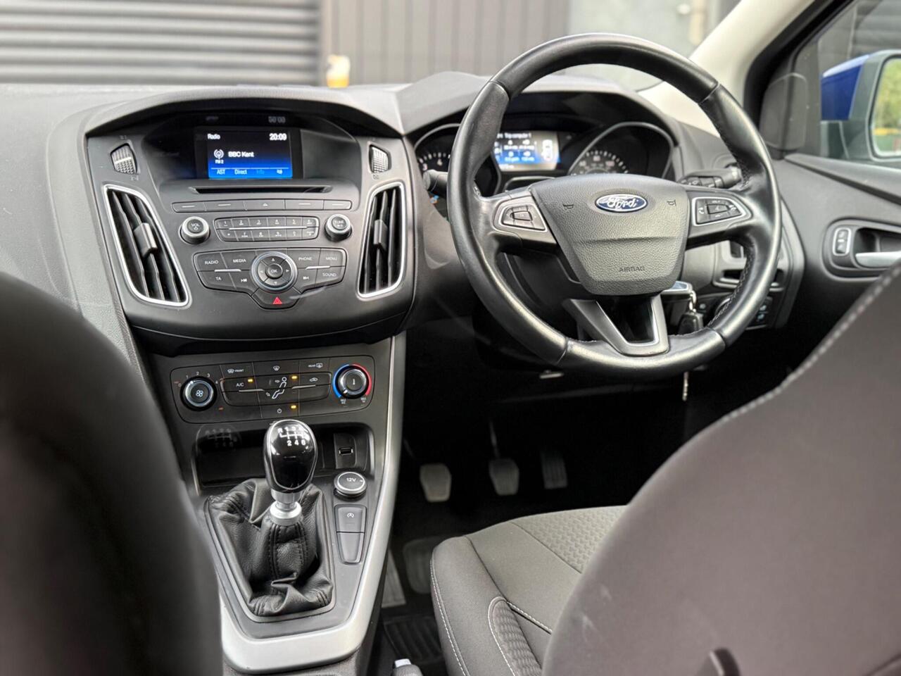 2015 Ford Focus 1.0T EcoBoost Zetec Euro 6 (s/s) 5dr