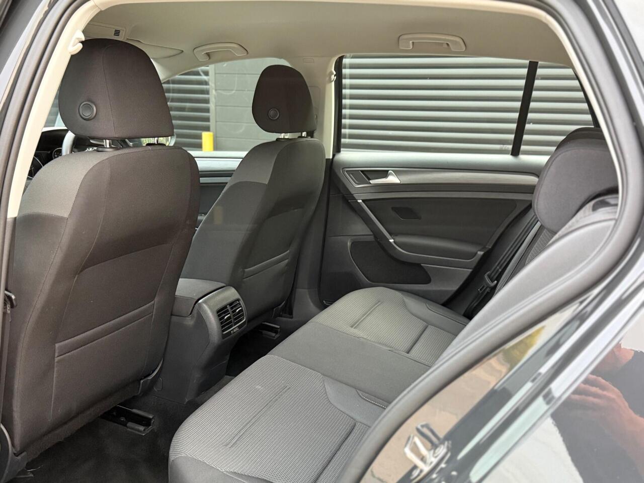 2019 Volkswagen e-Golf 35.8kWh e-Golf Auto 5dr