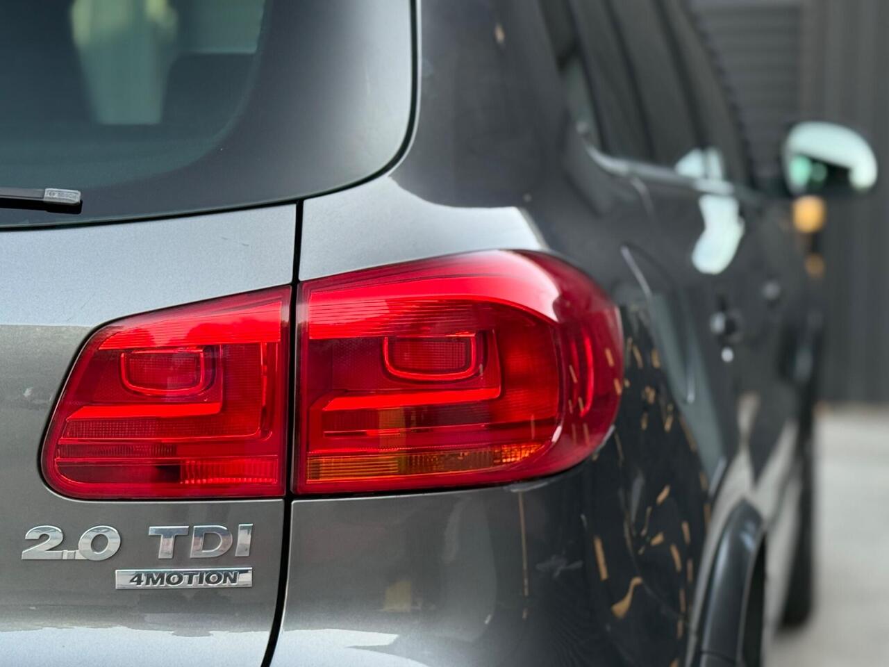 2014 Volkswagen Tiguan 2.0 TDI BlueMotion Tech R-Line DSG 4WD Euro 5 (s/s) 5dr (Nav)