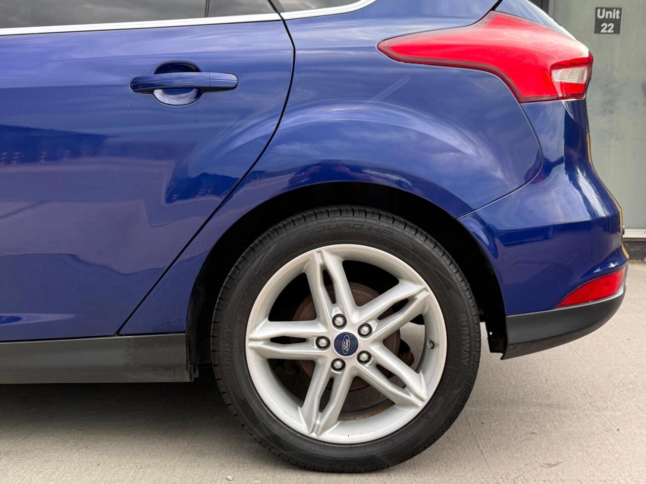2015 Ford Focus 1.0T EcoBoost Zetec Euro 6 (s/s) 5dr