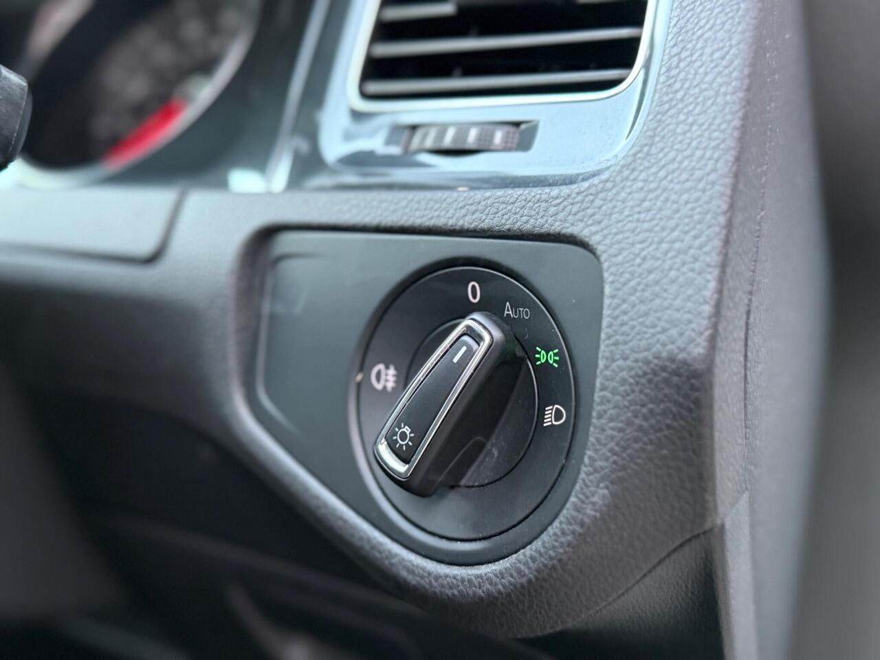 2019 Volkswagen e-Golf 35.8kWh e-Golf Auto 5dr