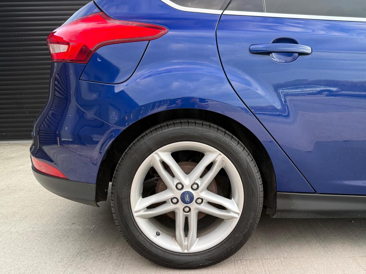 2015 Ford Focus 1.0T EcoBoost Zetec Euro 6 (s/s) 5dr