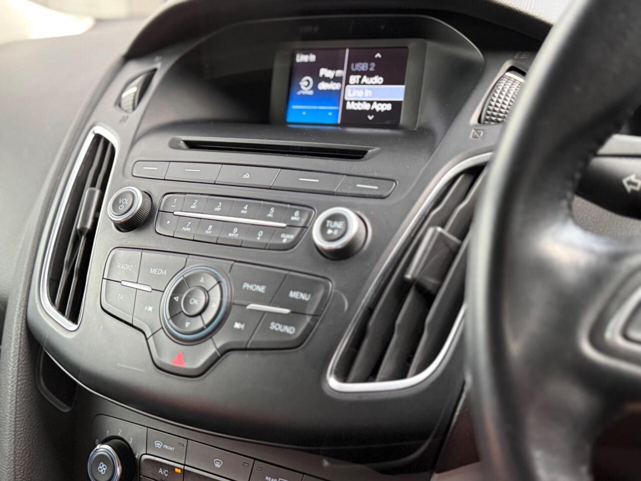 2015 Ford Focus 1.0T EcoBoost Zetec Euro 6 (s/s) 5dr