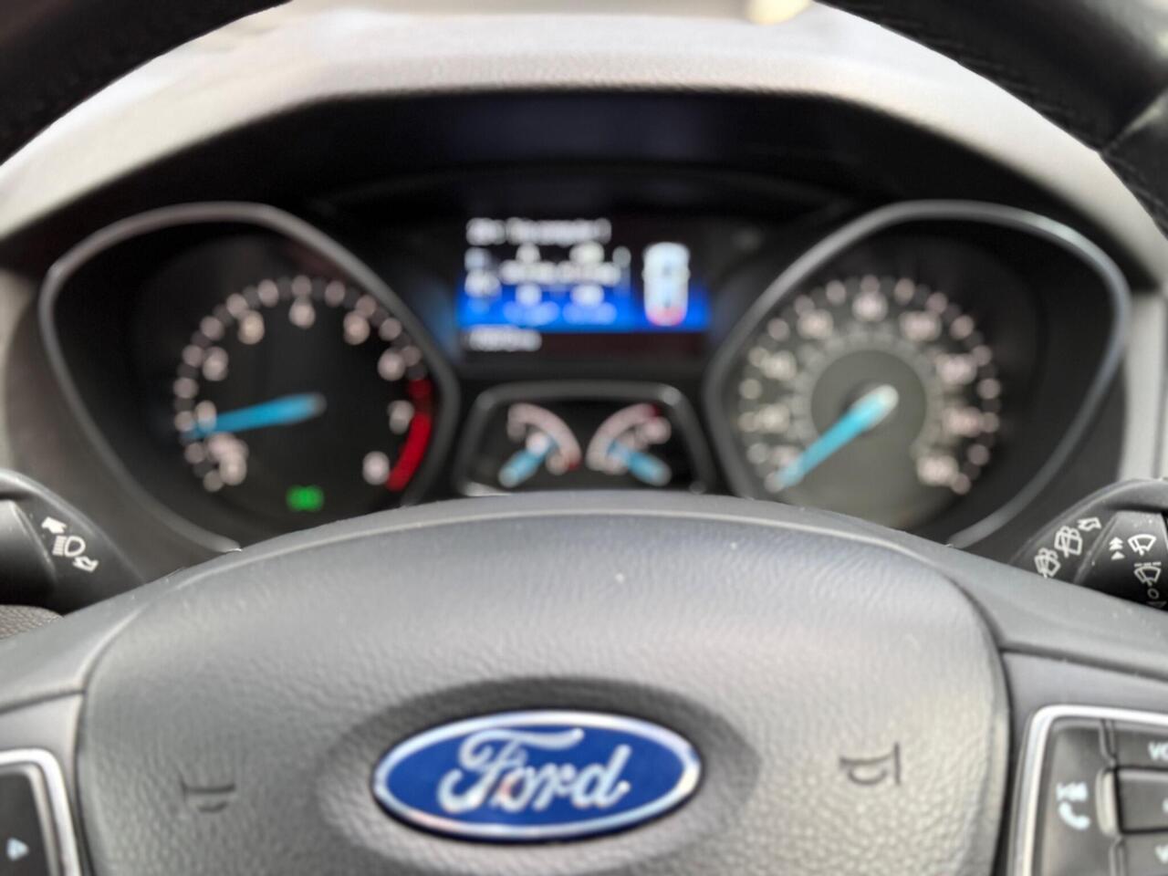 2015 Ford Focus 1.0T EcoBoost Zetec Euro 6 (s/s) 5dr