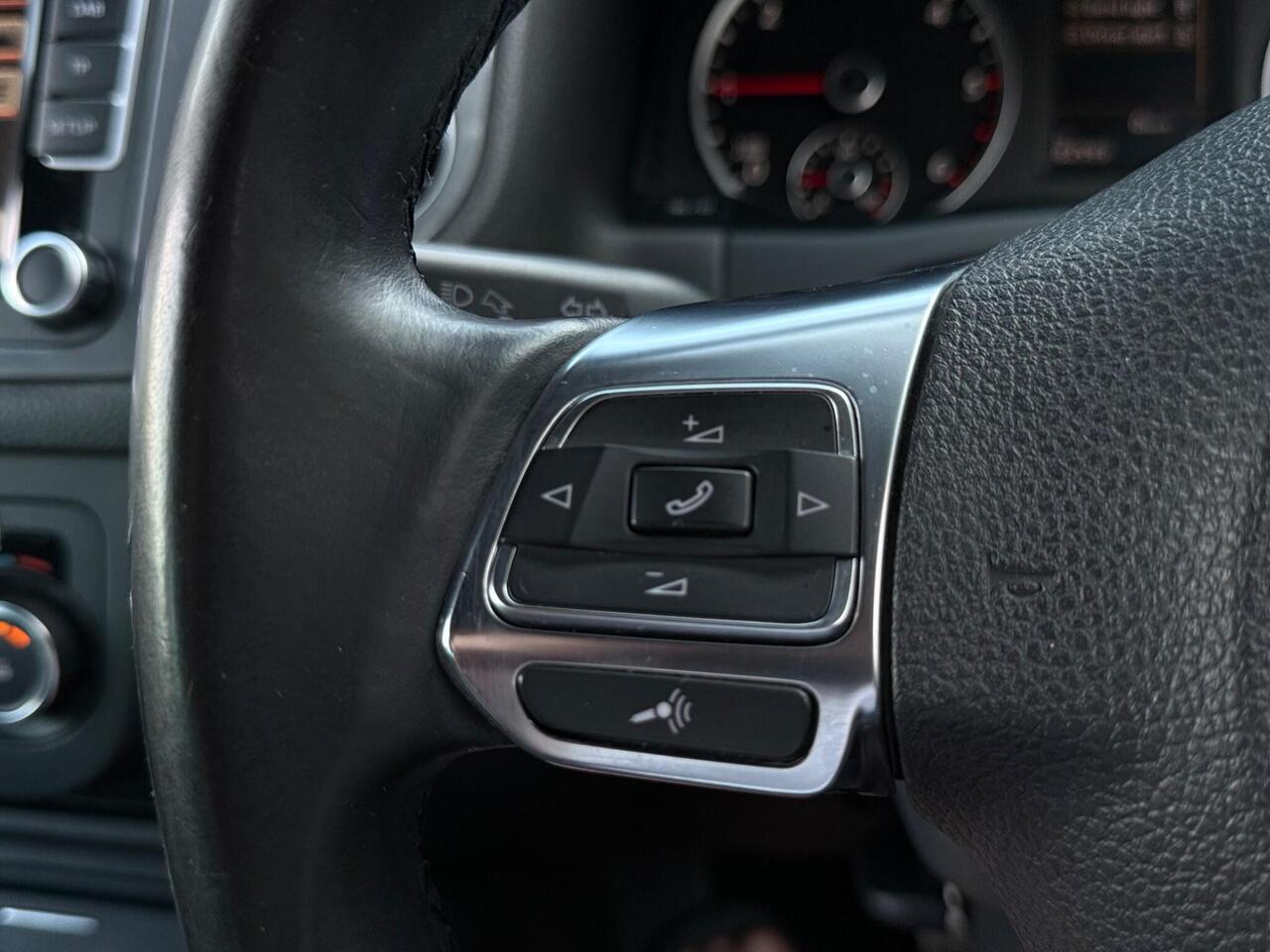 2014 Volkswagen Tiguan 2.0 TDI BlueMotion Tech R-Line DSG 4WD Euro 5 (s/s) 5dr (Nav)