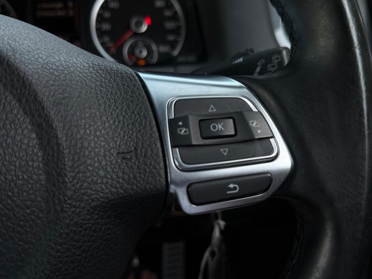 2014 Volkswagen Tiguan 2.0 TDI BlueMotion Tech R-Line DSG 4WD Euro 5 (s/s) 5dr (Nav)