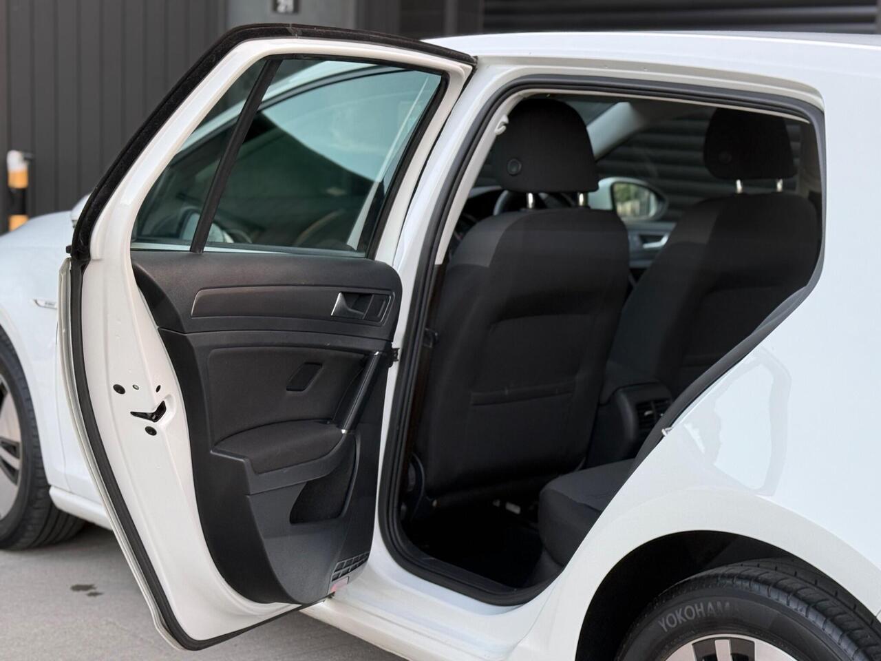 2019 Volkswagen e-Golf 35.8kWh e-Golf Auto 5dr