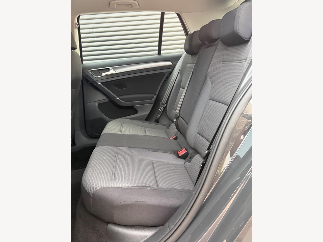 2019 Volkswagen e-Golf 35.8kWh e-Golf Auto 5dr