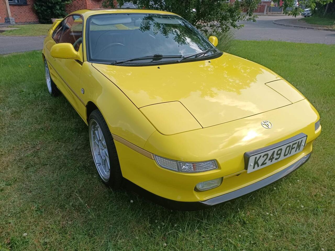 Toyota MR2