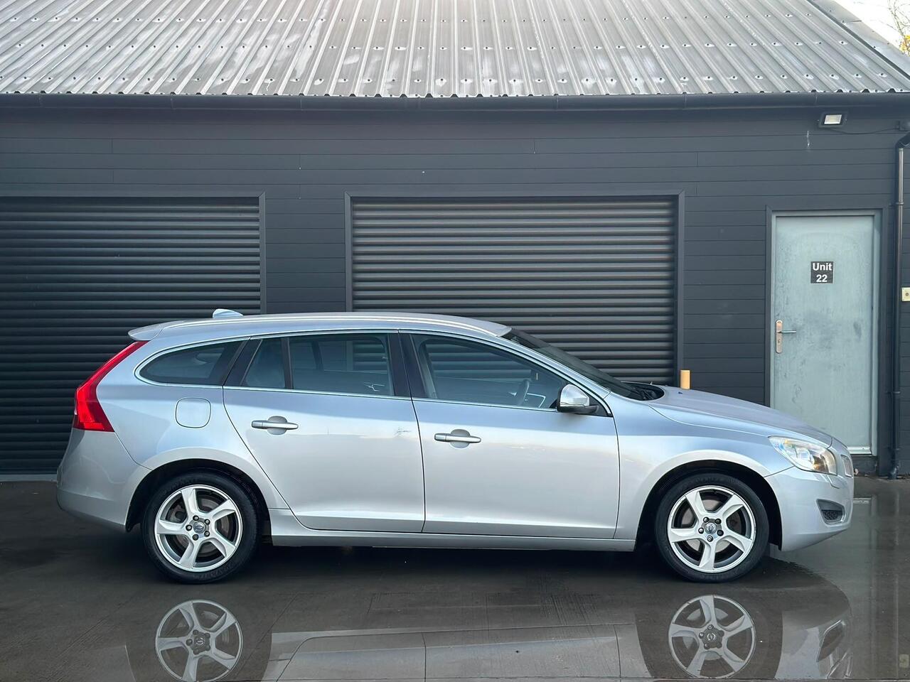 2011 Volvo V60 2.0 D3 SE Lux Geartronic Euro 5 5dr