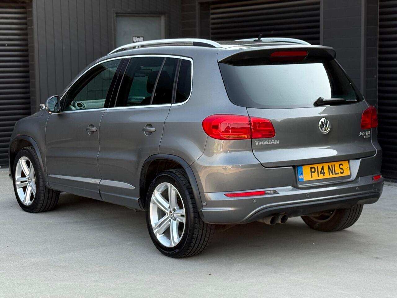 2014 Volkswagen Tiguan 2.0 TDI BlueMotion Tech R-Line DSG 4WD Euro 5 (s/s) 5dr (Nav)