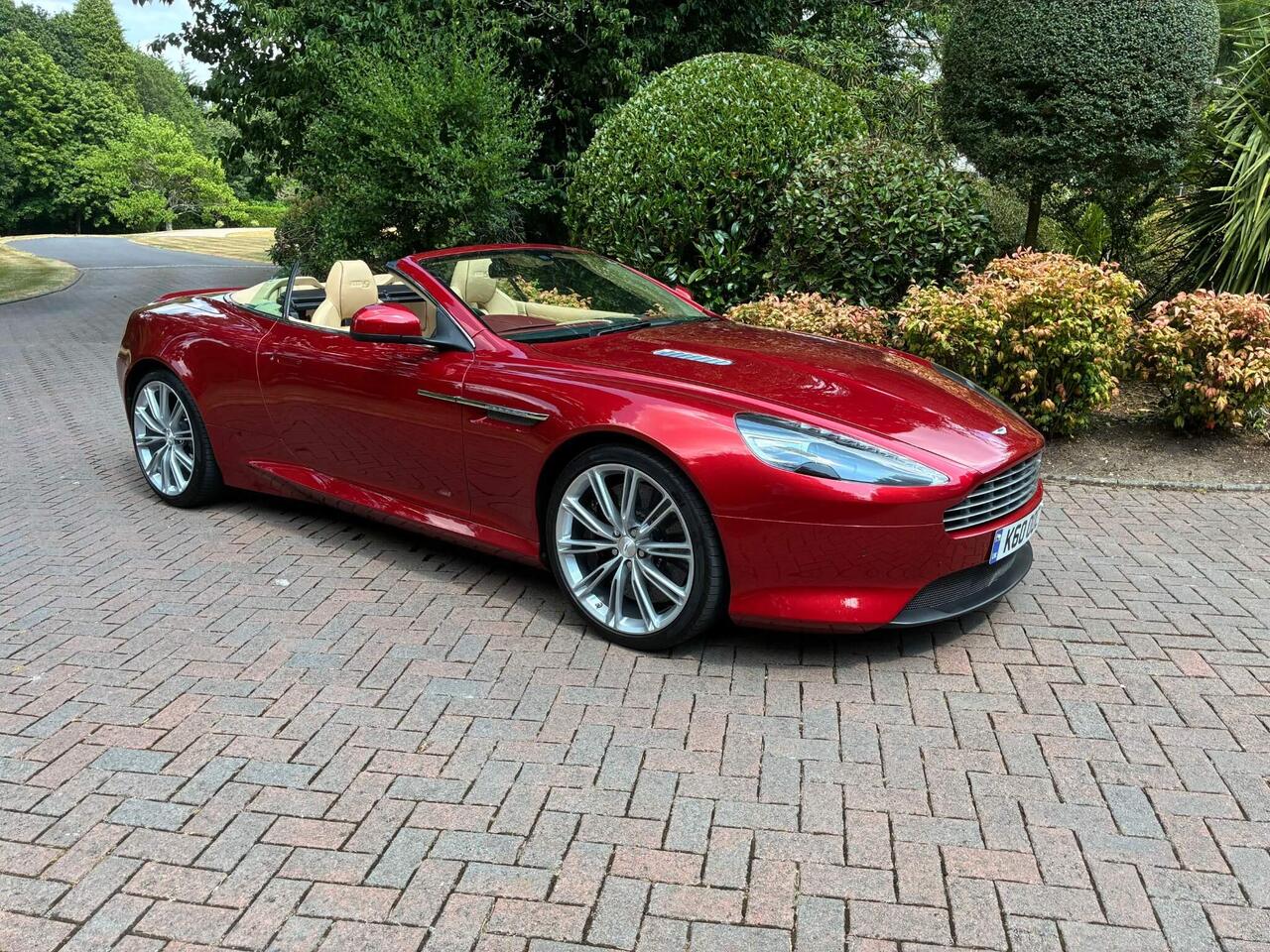 Aston Martin DB9