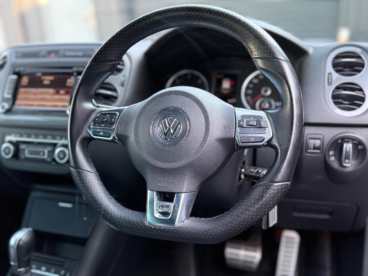 2014 Volkswagen Tiguan 2.0 TDI BlueMotion Tech R-Line DSG 4WD Euro 5 (s/s) 5dr (Nav)