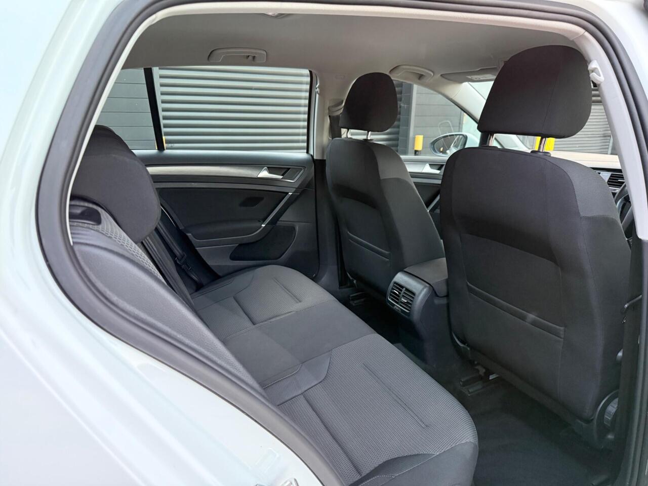 2019 Volkswagen e-Golf 35.8kWh e-Golf Auto 5dr