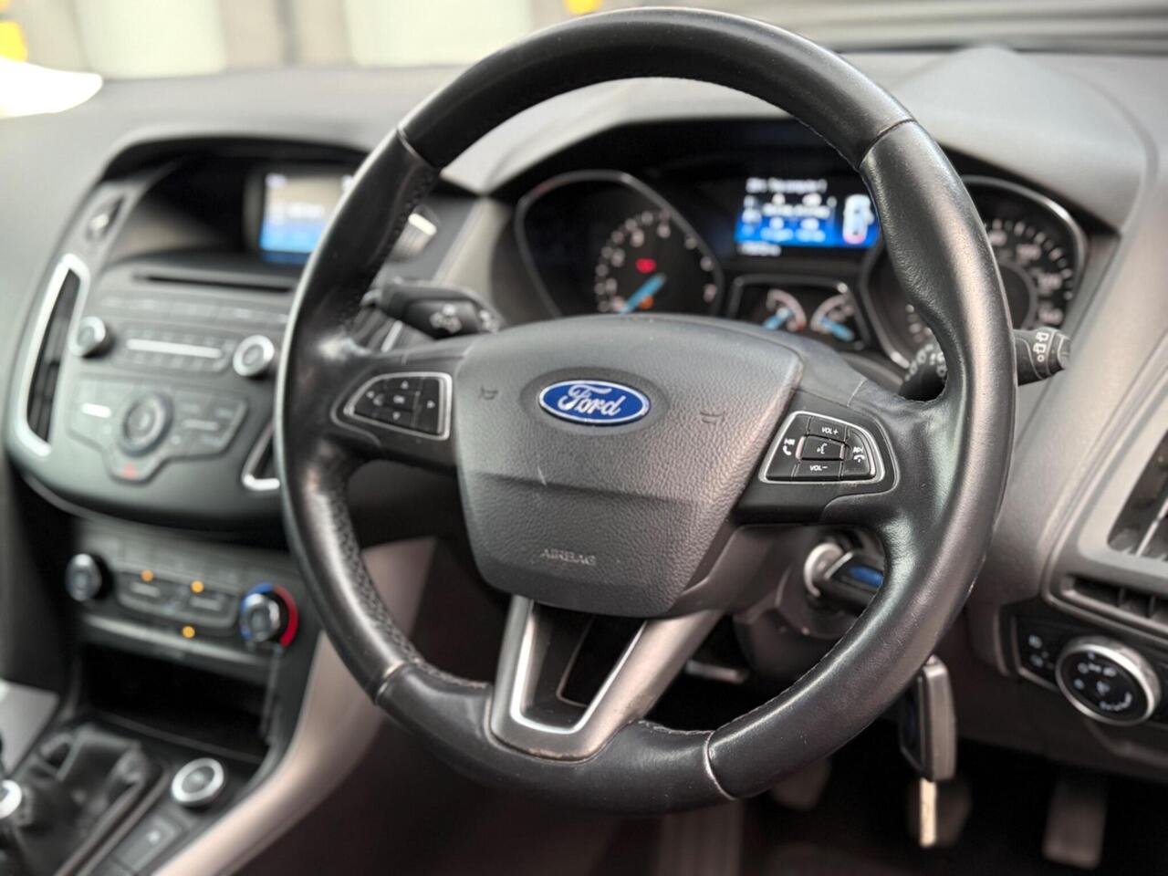 2015 Ford Focus 1.0T EcoBoost Zetec Euro 6 (s/s) 5dr