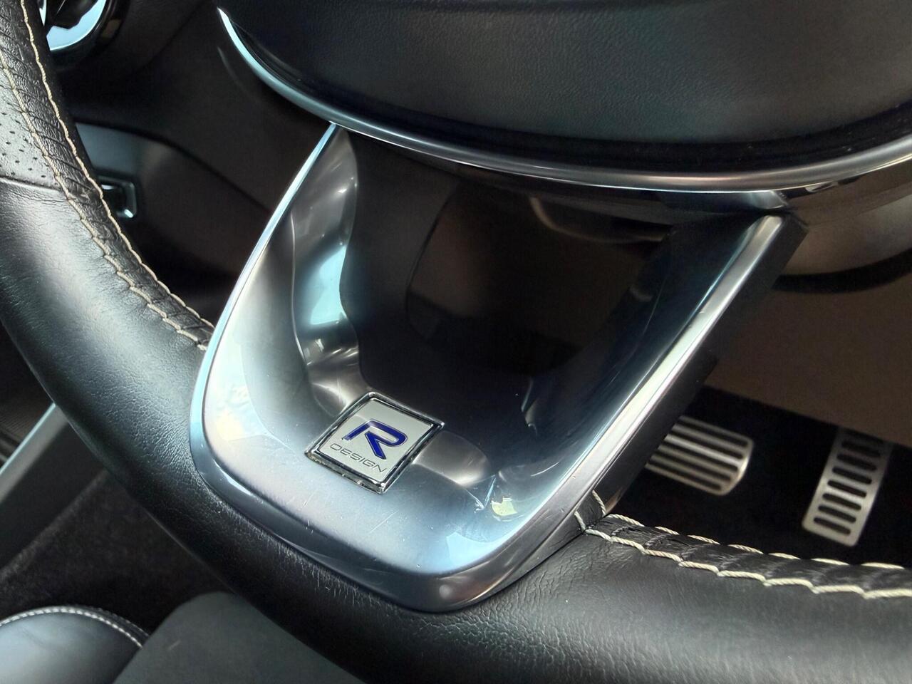 2020 Volvo XC40 2.0 T4 R-Design Pro Auto Euro 6 (s/s) 5dr