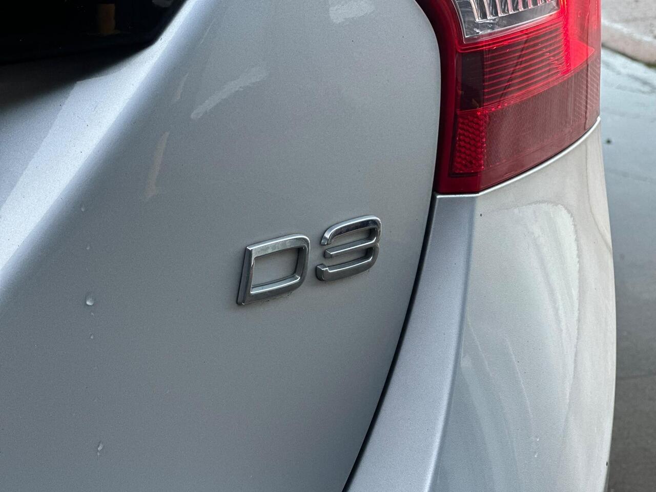 2011 Volvo V60 2.0 D3 SE Lux Geartronic Euro 5 5dr