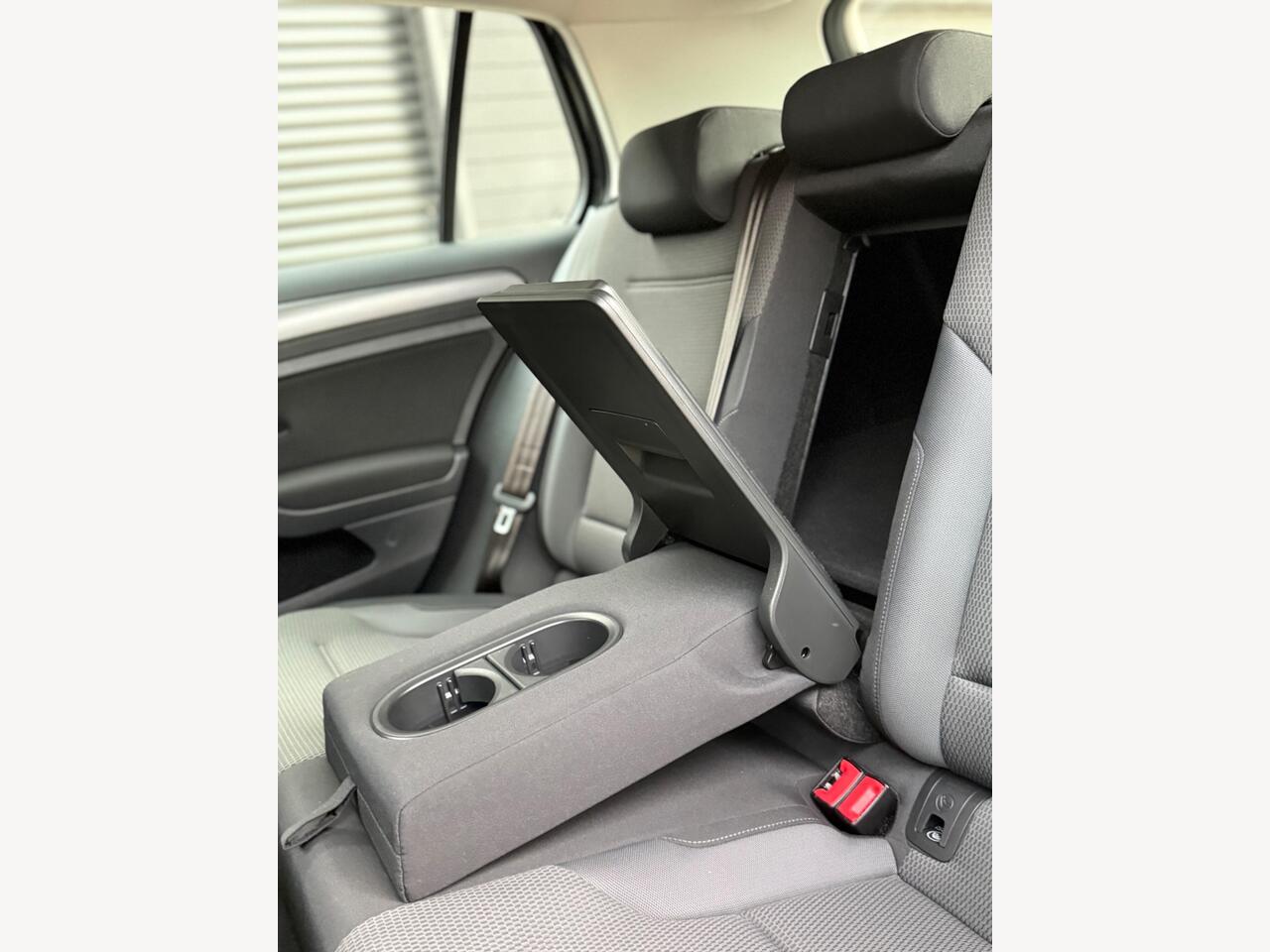 2019 Volkswagen e-Golf 35.8kWh e-Golf Auto 5dr