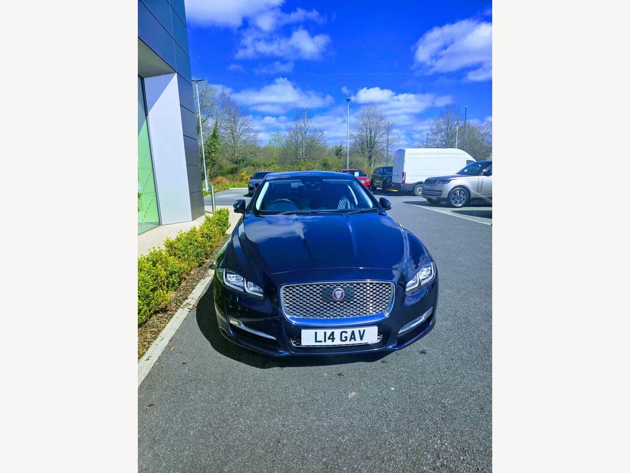 Jaguar XJ