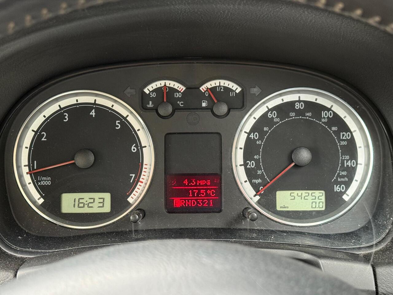2001 Volkswagen Bora 1.6 SE 4dr