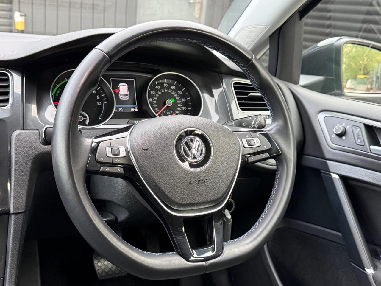 2019 Volkswagen e-Golf 35.8kWh e-Golf Auto 5dr