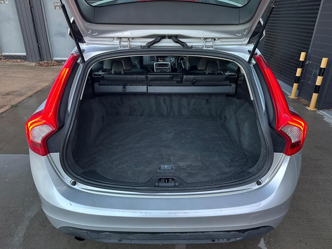 2011 Volvo V60 2.0 D3 SE Lux Geartronic Euro 5 5dr