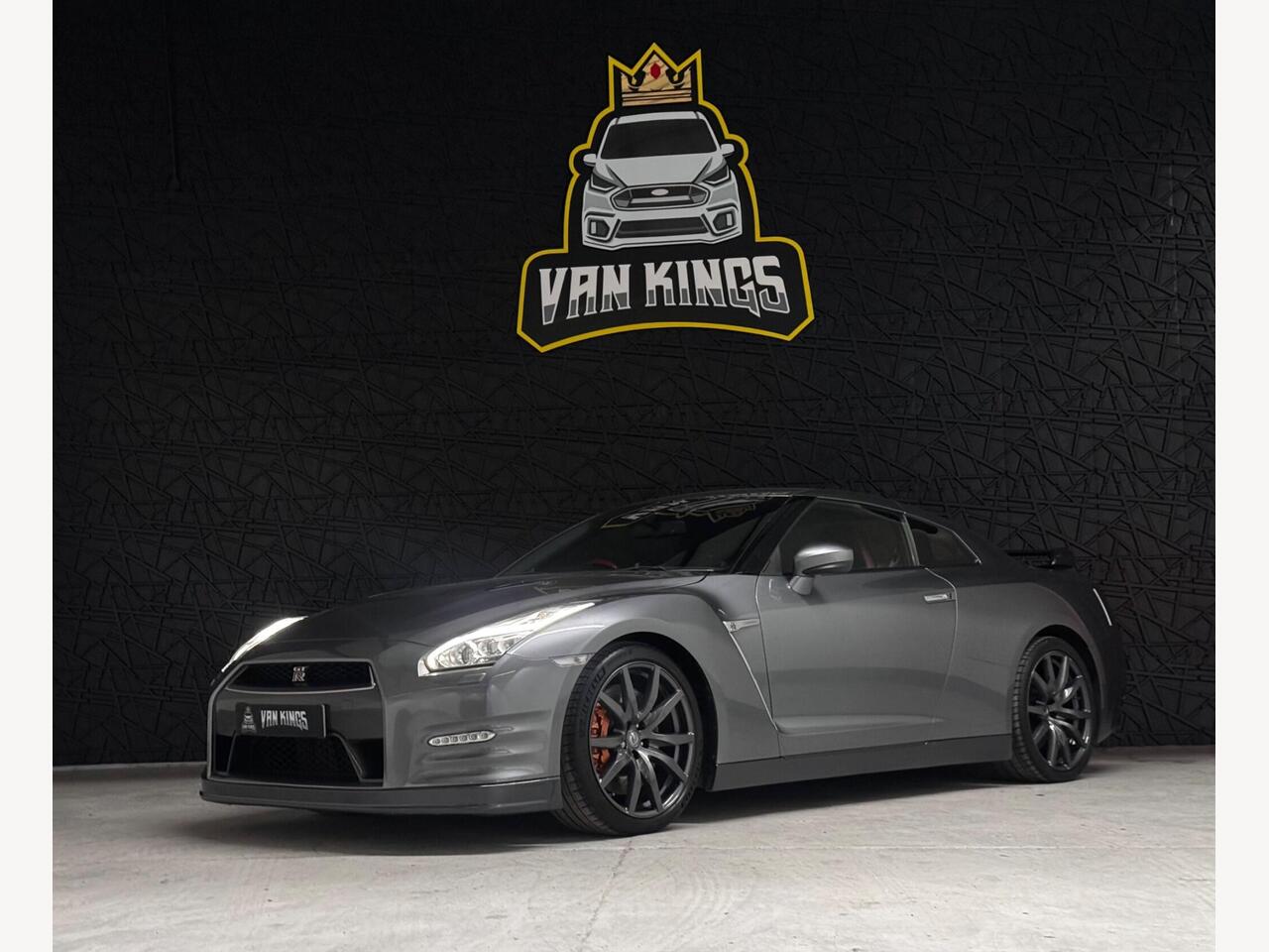 Nissan GT-R