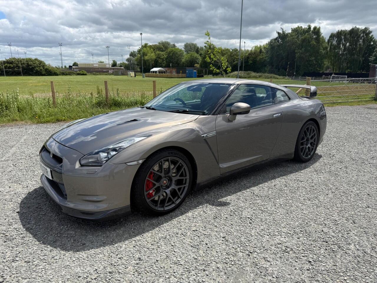 Nissan GT-R