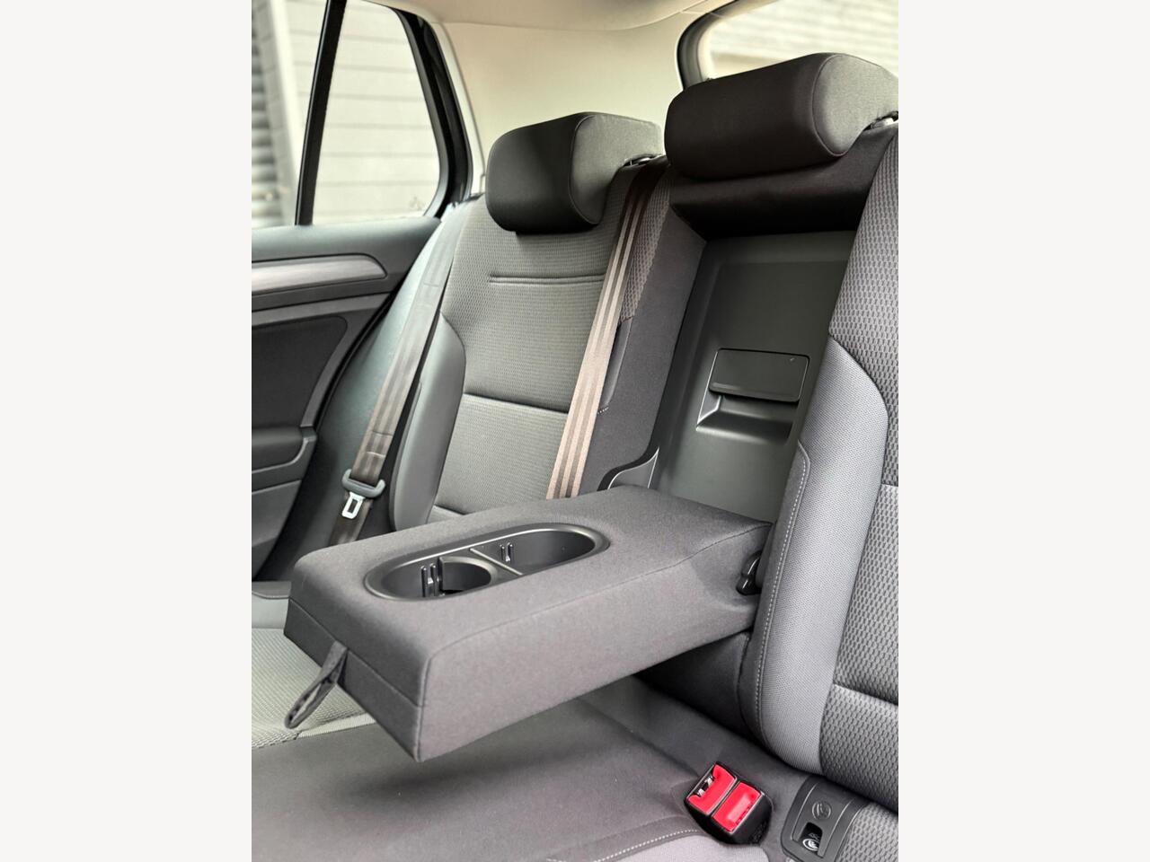 2019 Volkswagen e-Golf 35.8kWh e-Golf Auto 5dr