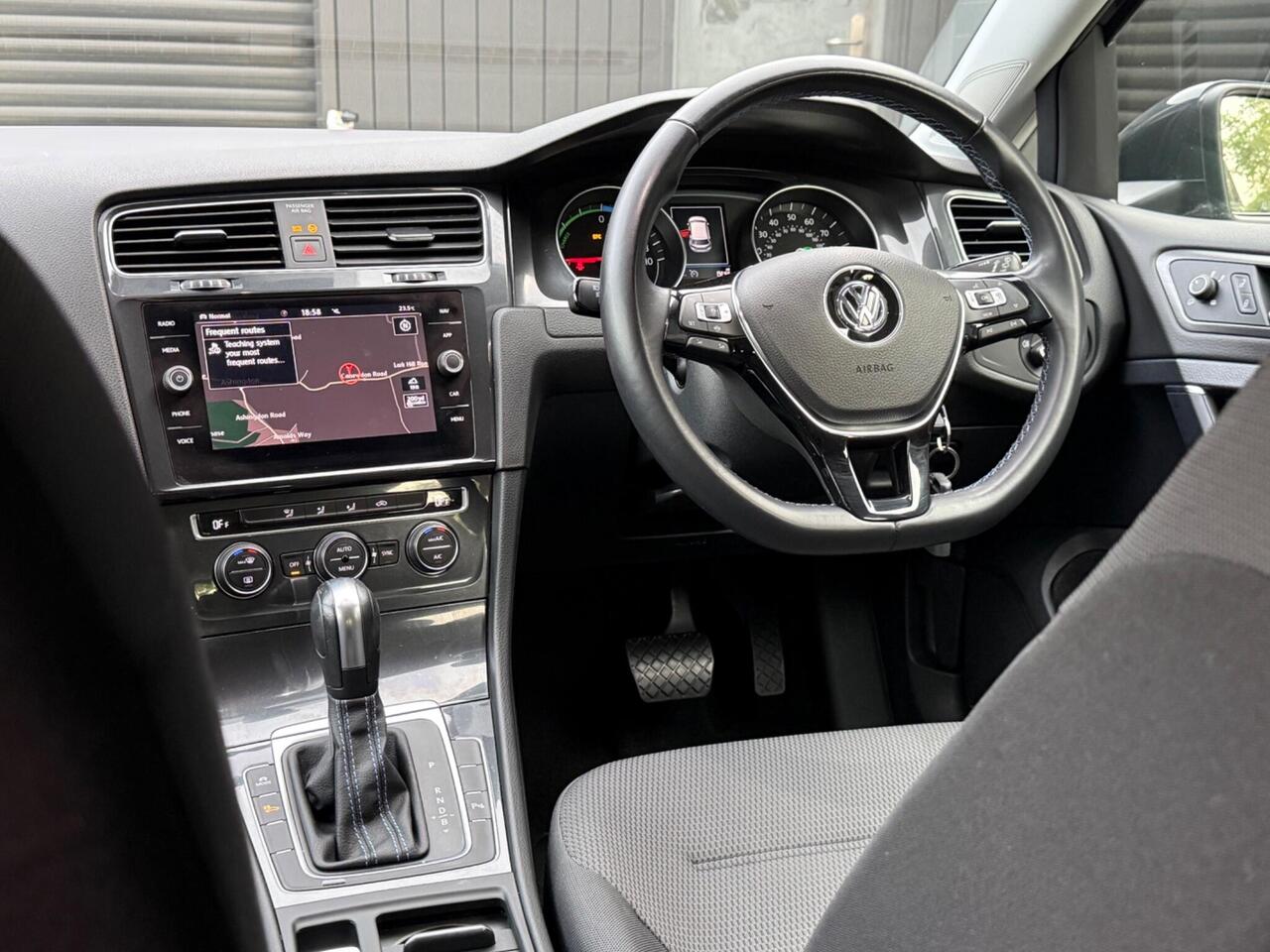 2019 Volkswagen e-Golf 35.8kWh e-Golf Auto 5dr