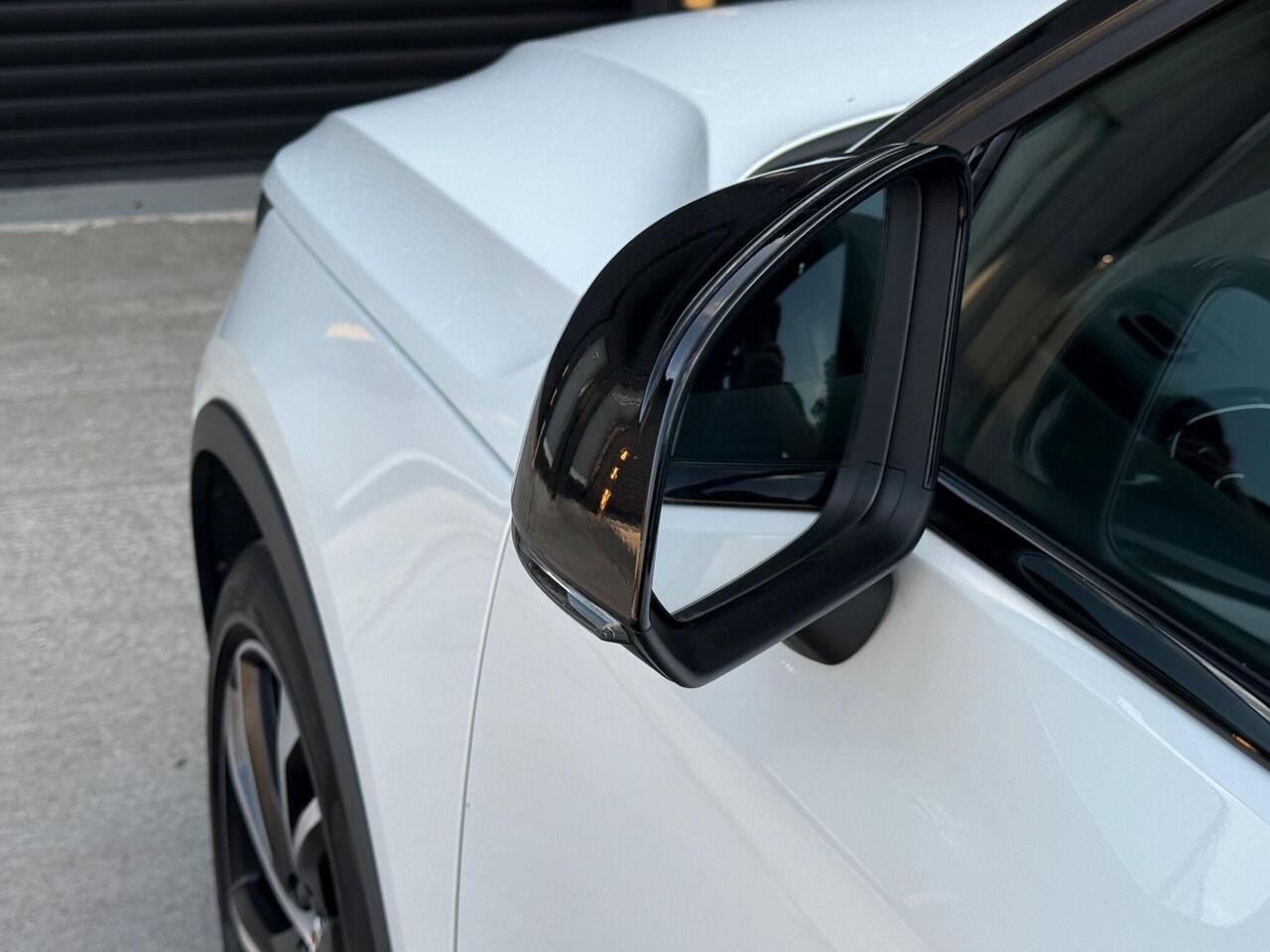 2020 Volvo XC40 2.0 T4 R-Design Pro Auto Euro 6 (s/s) 5dr