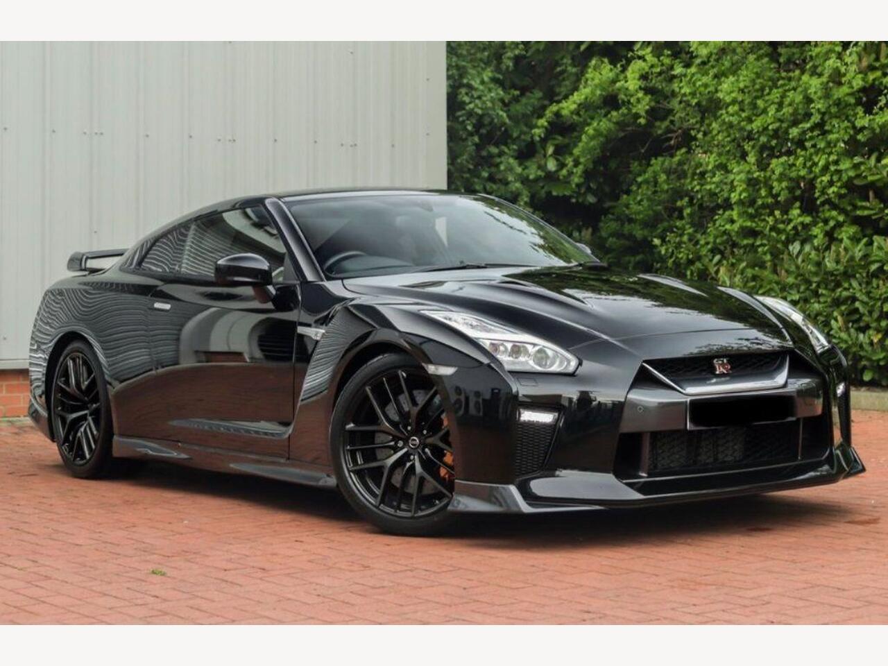 Nissan GT-R